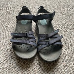 Teva women’s 6.5 sandal Tirra